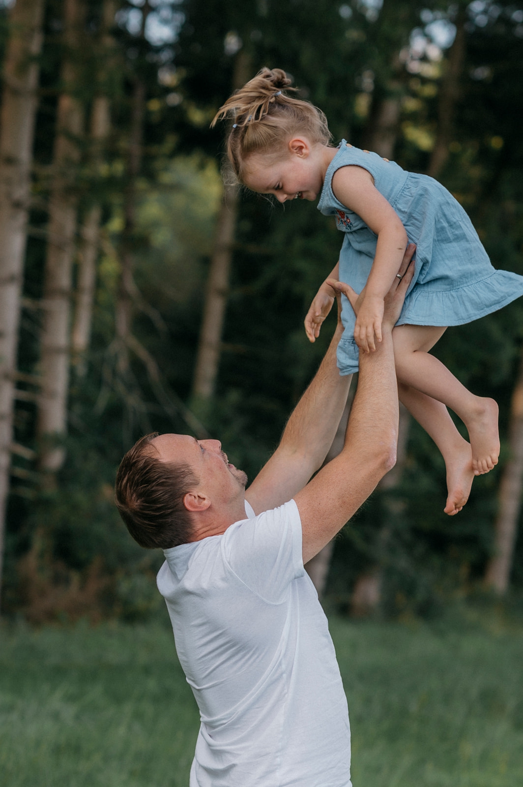 Familienshooting in Muenchen, Vater mit Kleinkind
